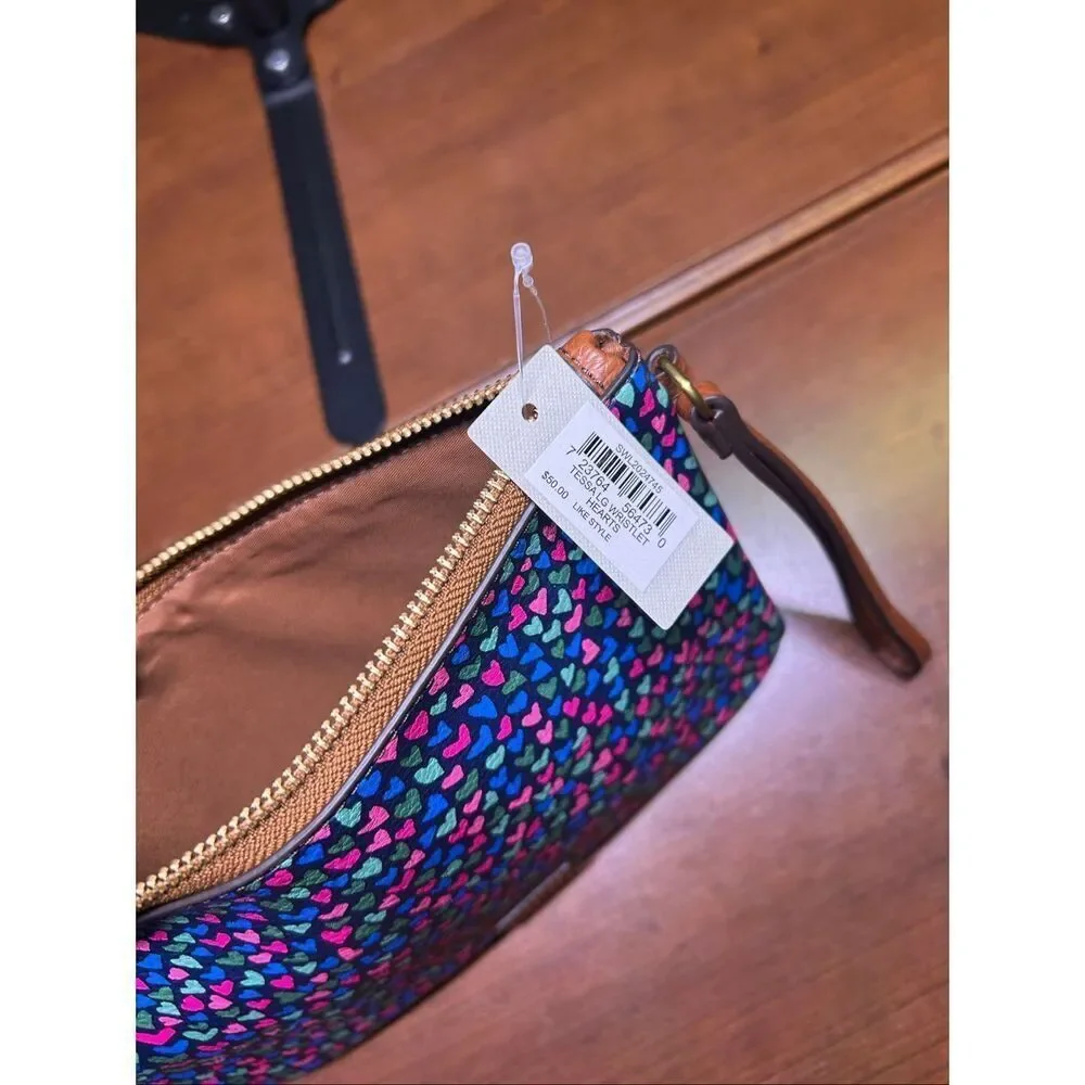 Fossil Tessa LG Hearts Wristlet NWT 8.5” x 6” NEW Blue Background with Hearts
